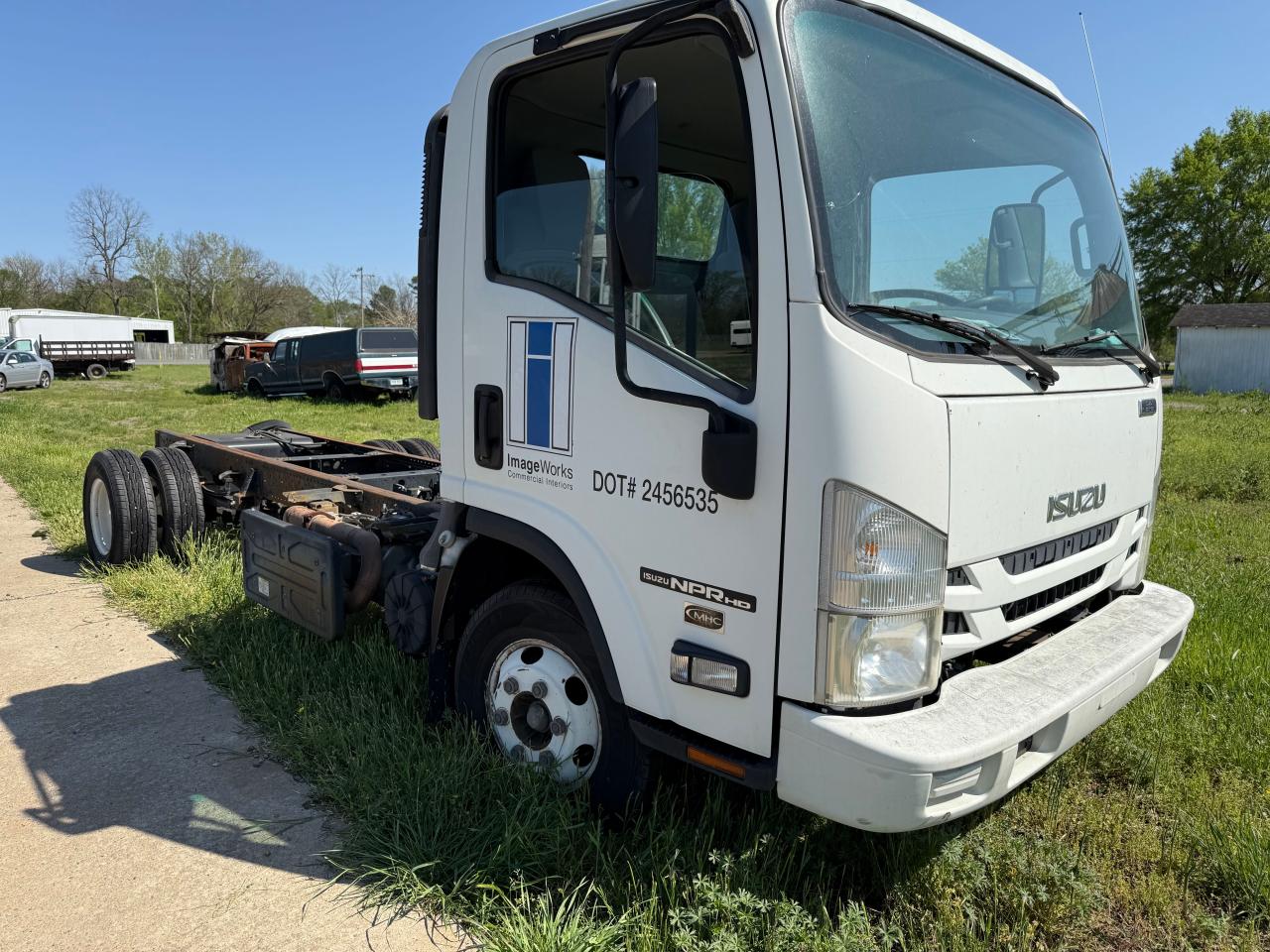 2016 Isuzu NPR, VIN JALC4W163G7003126 — Minor dents and scratches