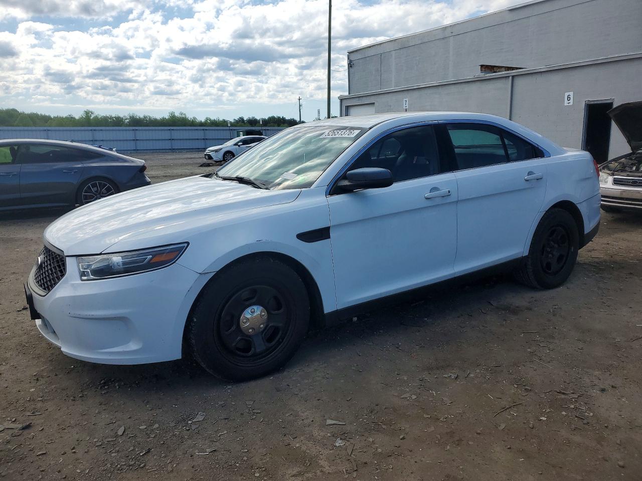 2016 Ford Police Interceptor, VIN 1FAHP2MK1GG103392 — Side