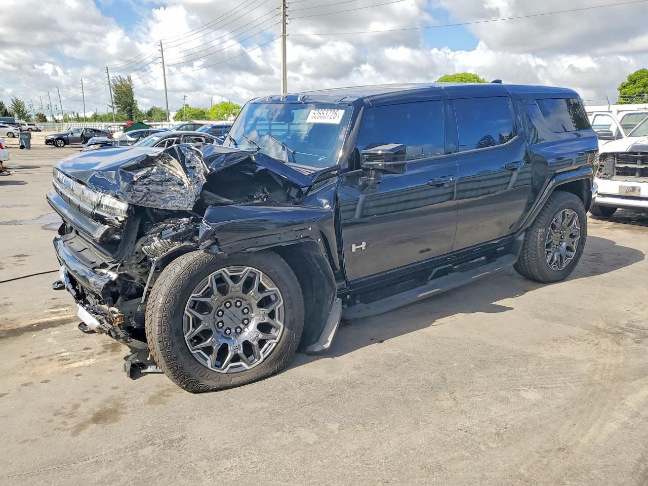 2025 GMC Hummer EV 3X, VIN 1GKT0RDC4SU110491 — Front end