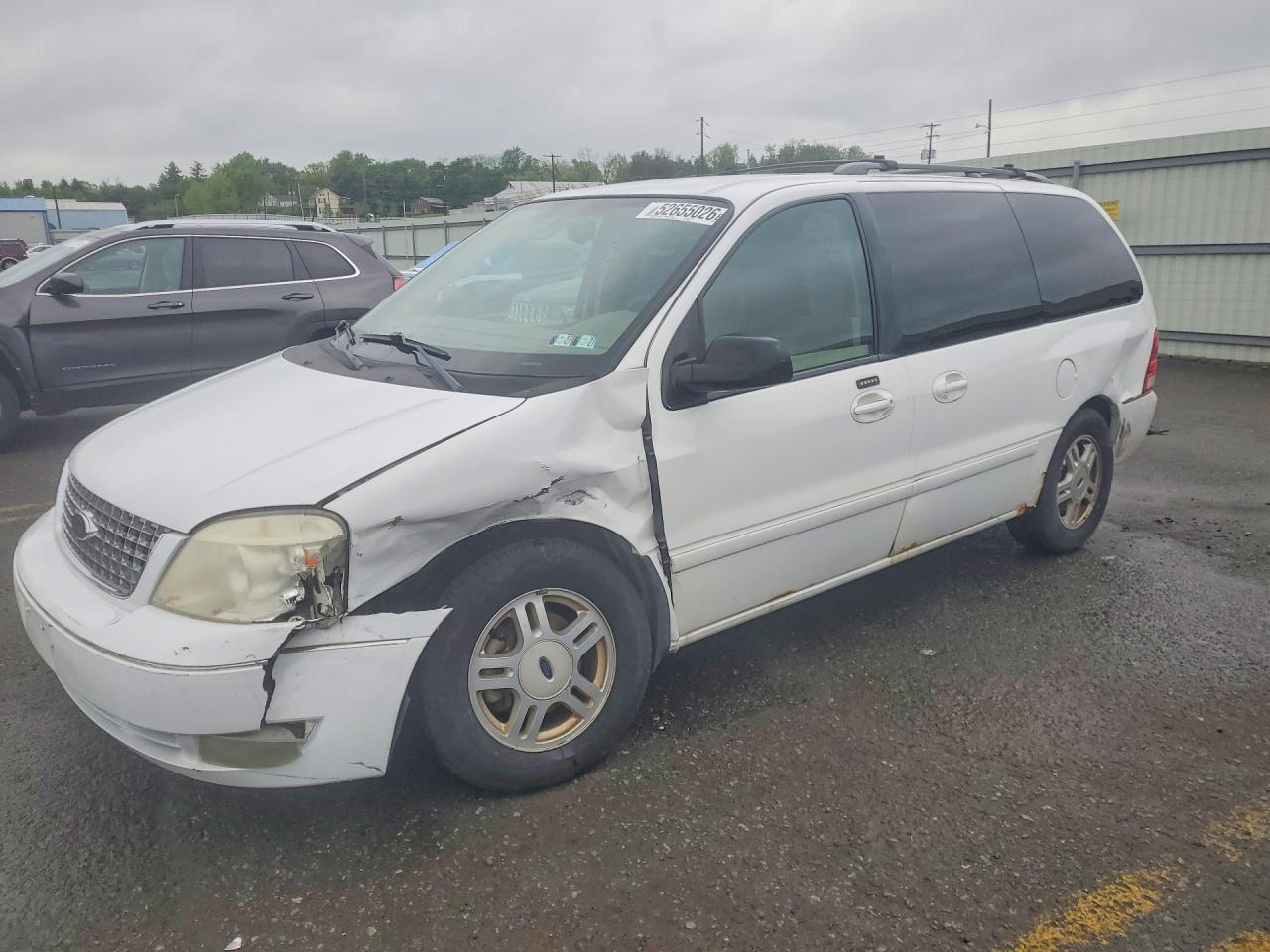 2004 Ford Freestar SEL, VIN 2FMZA52224BA62368 — Front end