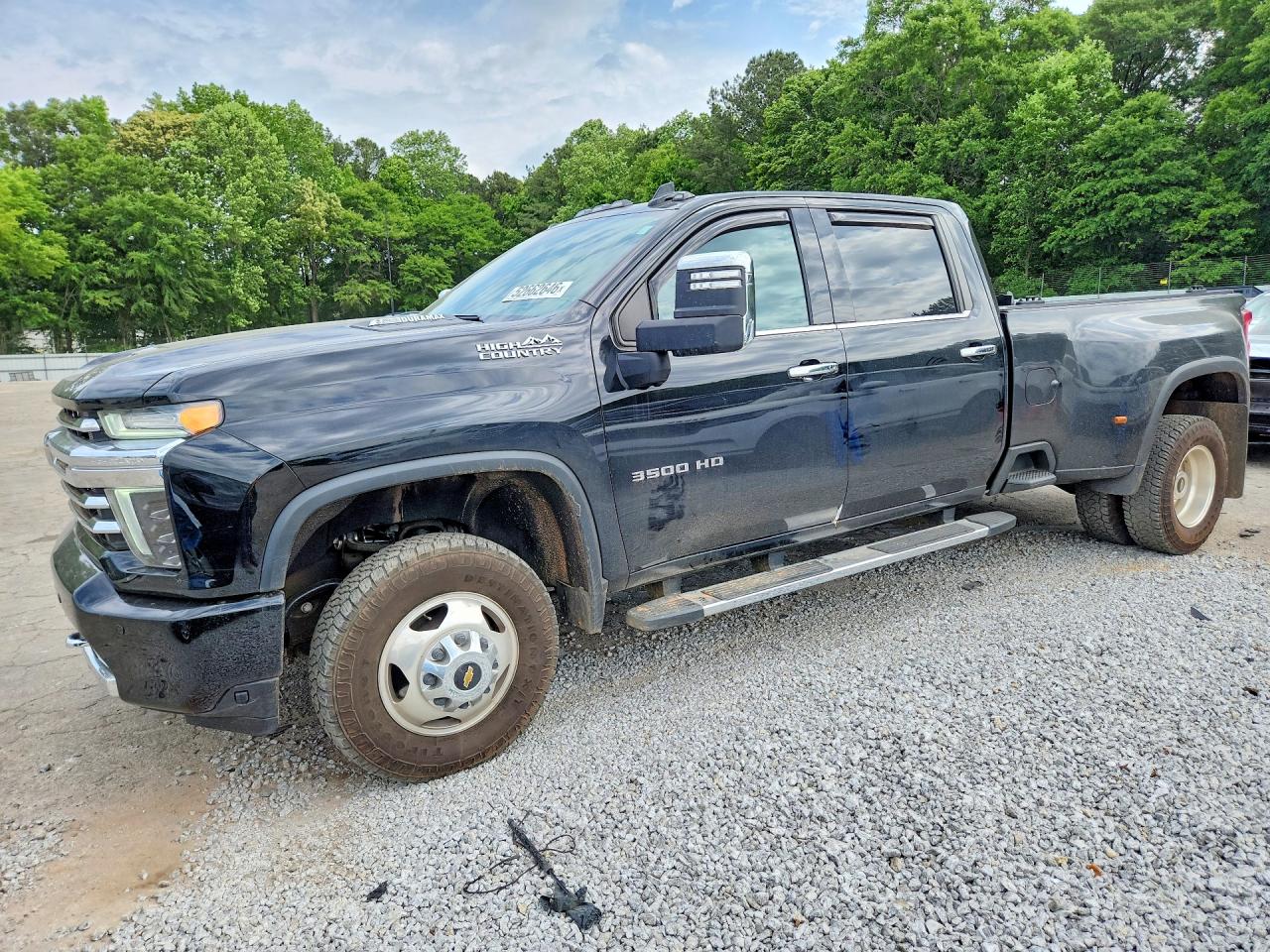 2022 Chevrolet Silverado 3500HD High Country, VIN 1GC4YVEY9NF336000 — Перед