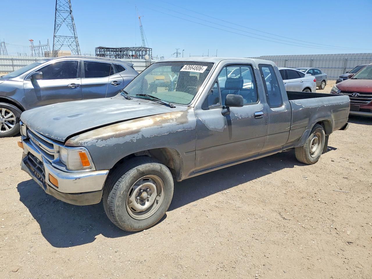 1989 Toyota Pickup DX, VIN JT4RN93P0K0004154 — Front end