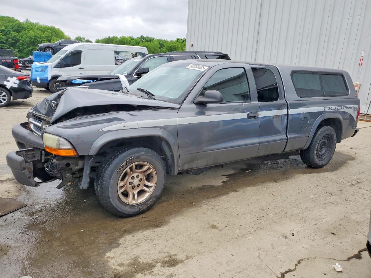 2004 Dodge Dakota, VIN 1D7GL12K74S540150 — Front end