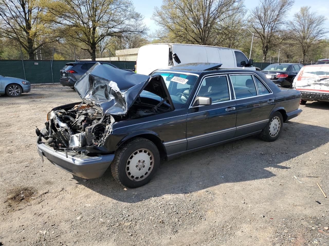 1991 Mercedes-Benz 420 SEL, VIN WDBCA35E6MA562967 — Front end