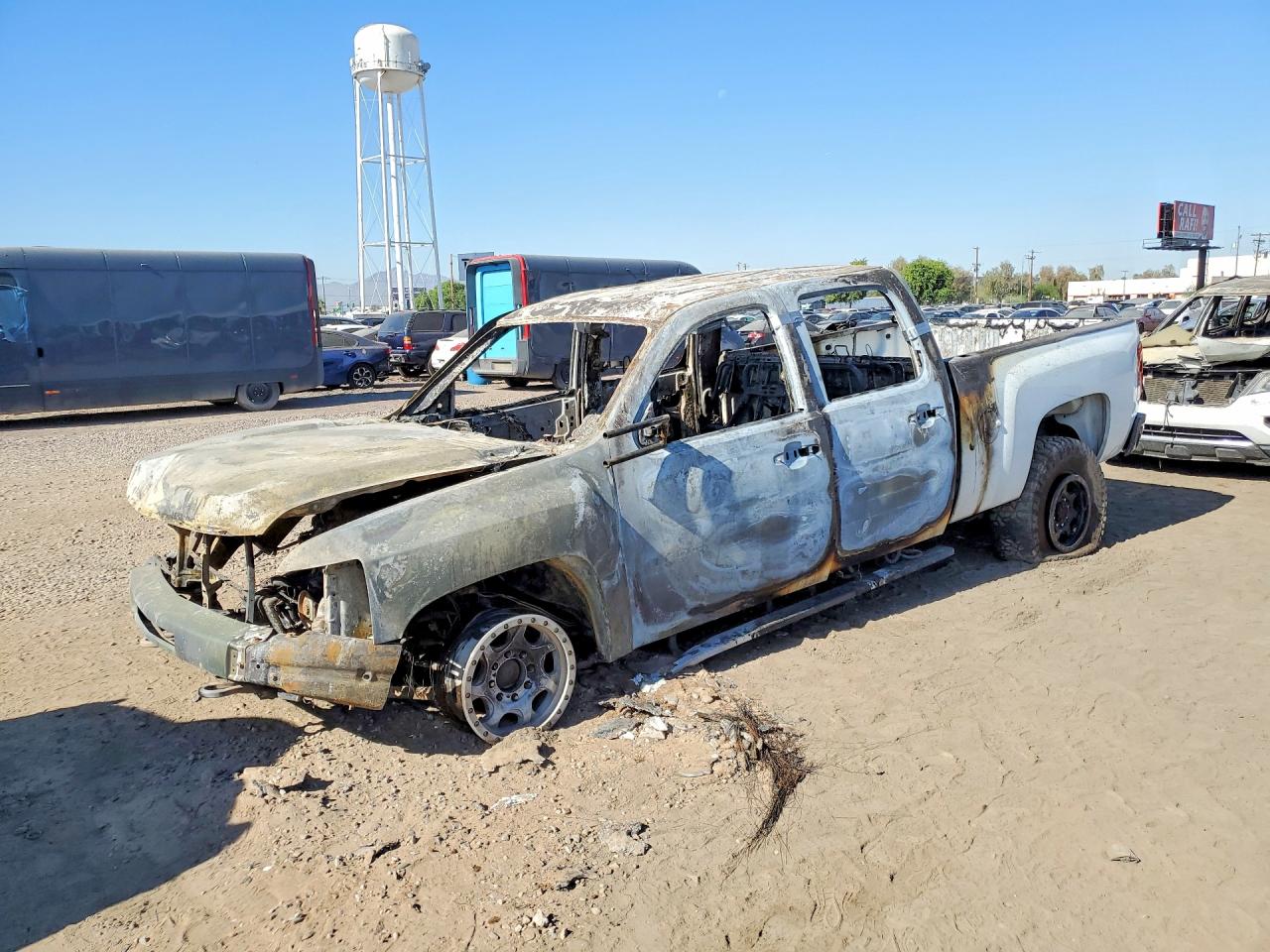 2008 Chevrolet Silverado 2500HD LTZ, VIN 1GCHK23688F105032 — Engine fire