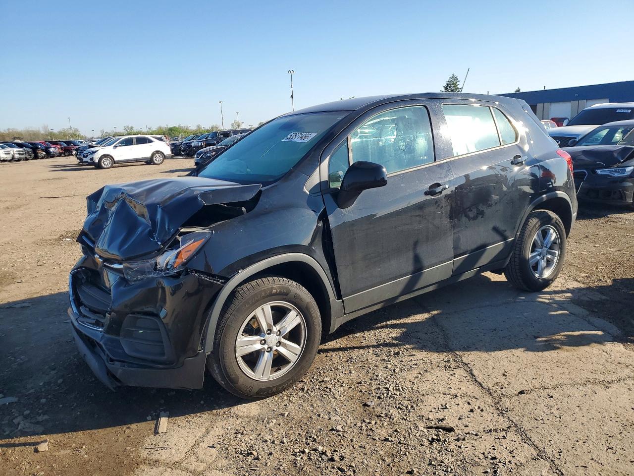 2019 Chevrolet Trax LS, VIN 3GNCJNSB3KL232935 — Front end