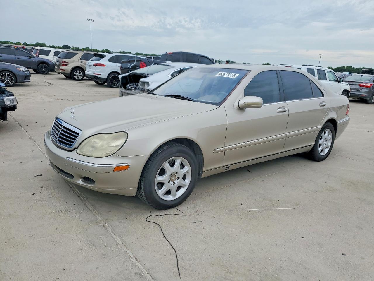 2000 Mercedes-Benz S 320/430/500, VIN WDBNG70J0YA023656 — Minor dents and scratches