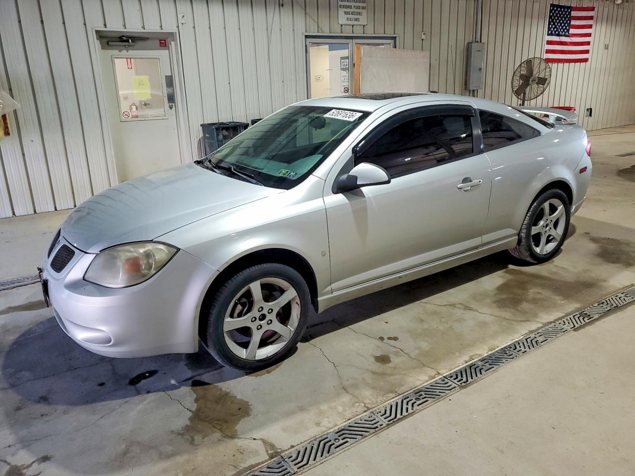 2009 Pontiac G5 GT, VIN 1G2AT18H497221475 — Rear end