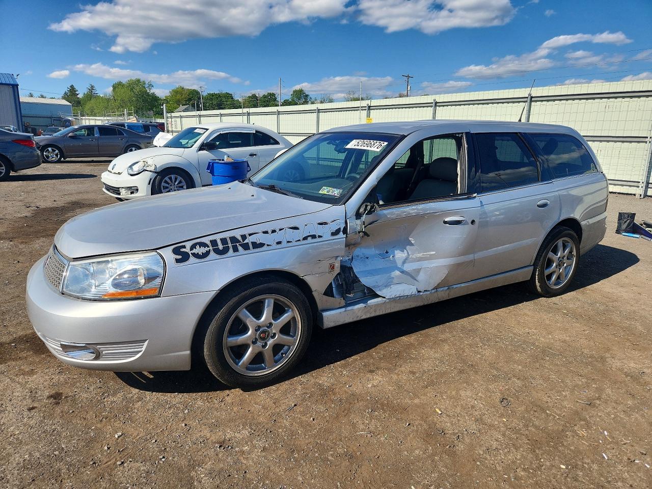 2004 Saturn LW, VIN 1G8JL84R04Y500955 — Side