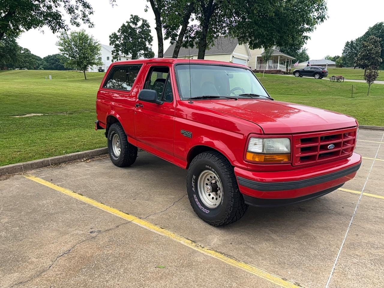 1995 Ford Bronco Custom, VIN 1FMEU15H4SLB11159 — Normal wear