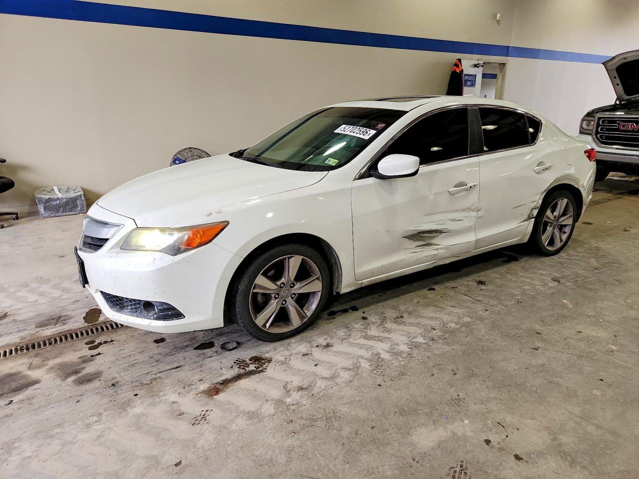 2014 Acura ILX Premium, VIN 19VDE1F56EE008090 — Side
