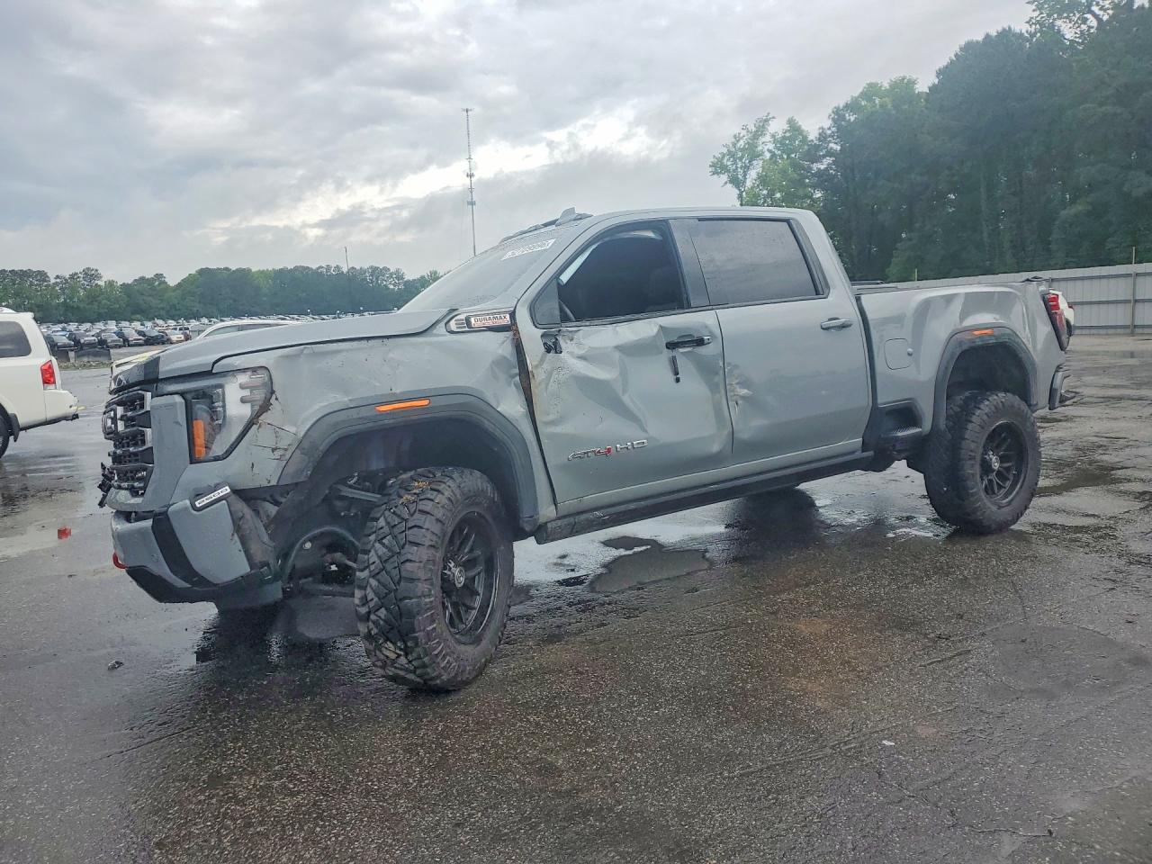 2025 GMC Sierra 2500HD AT4, VIN 1GT4UPEY7SF288063 — Front end