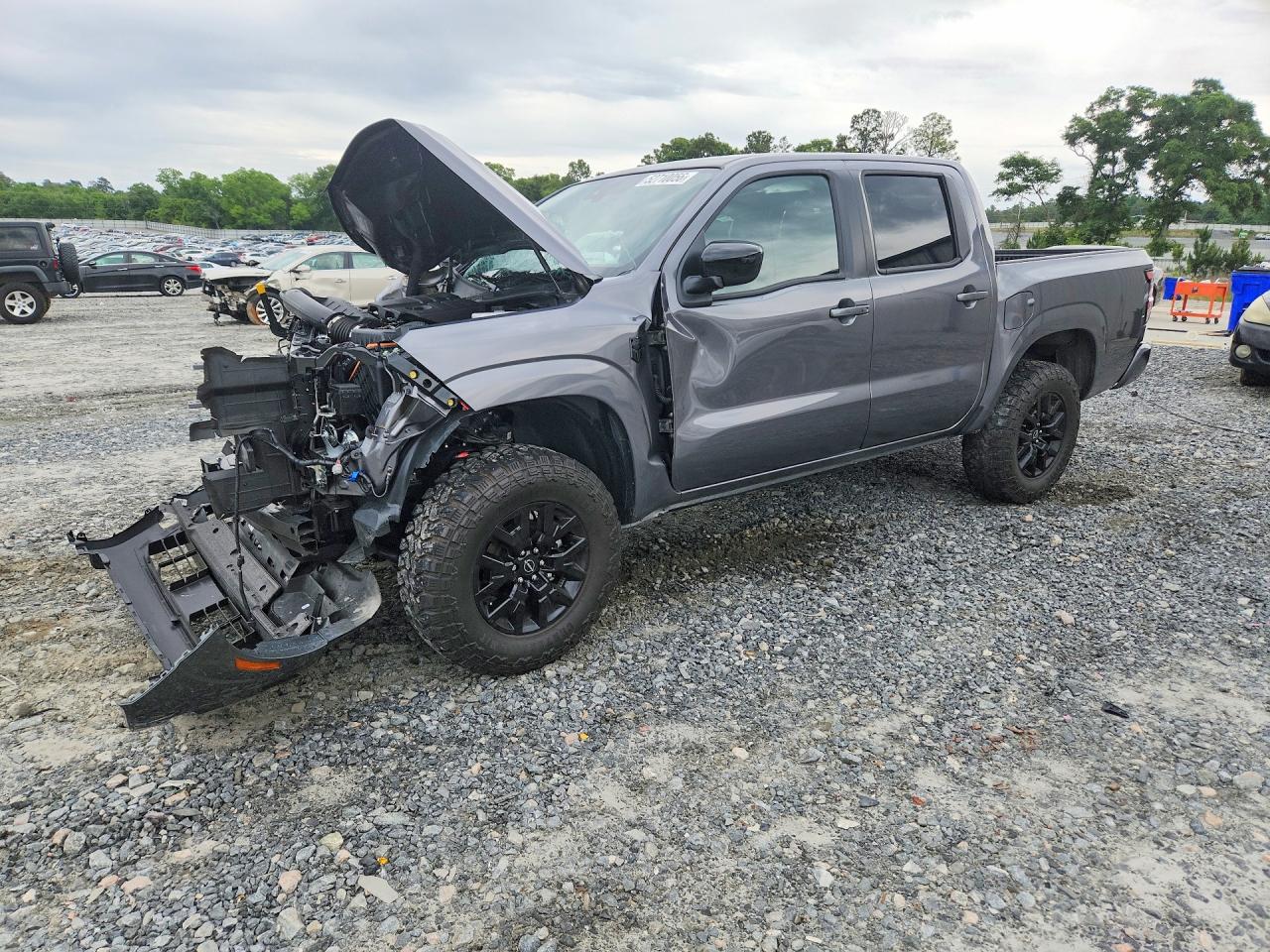2026 Nissan Frontier SV, VIN 1N6ED1EJ9TN627690 — Front end