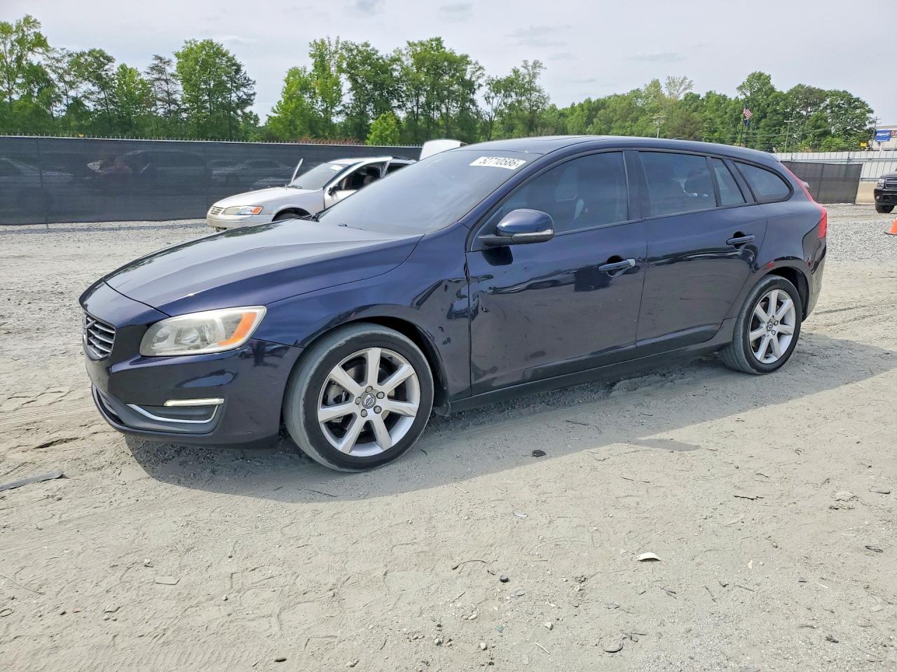 2017 Volvo V60 T5 Drive-E, VIN YV140MEJ3H1345422 — Minor dents and scratches