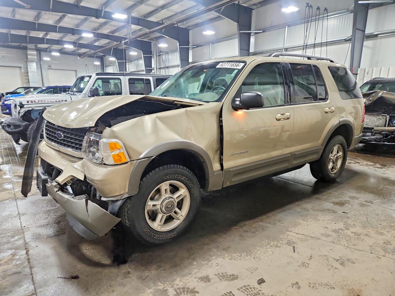 2002 Ford Explorer XLT, VIN 1FMZU73K22ZC88941 — Front end