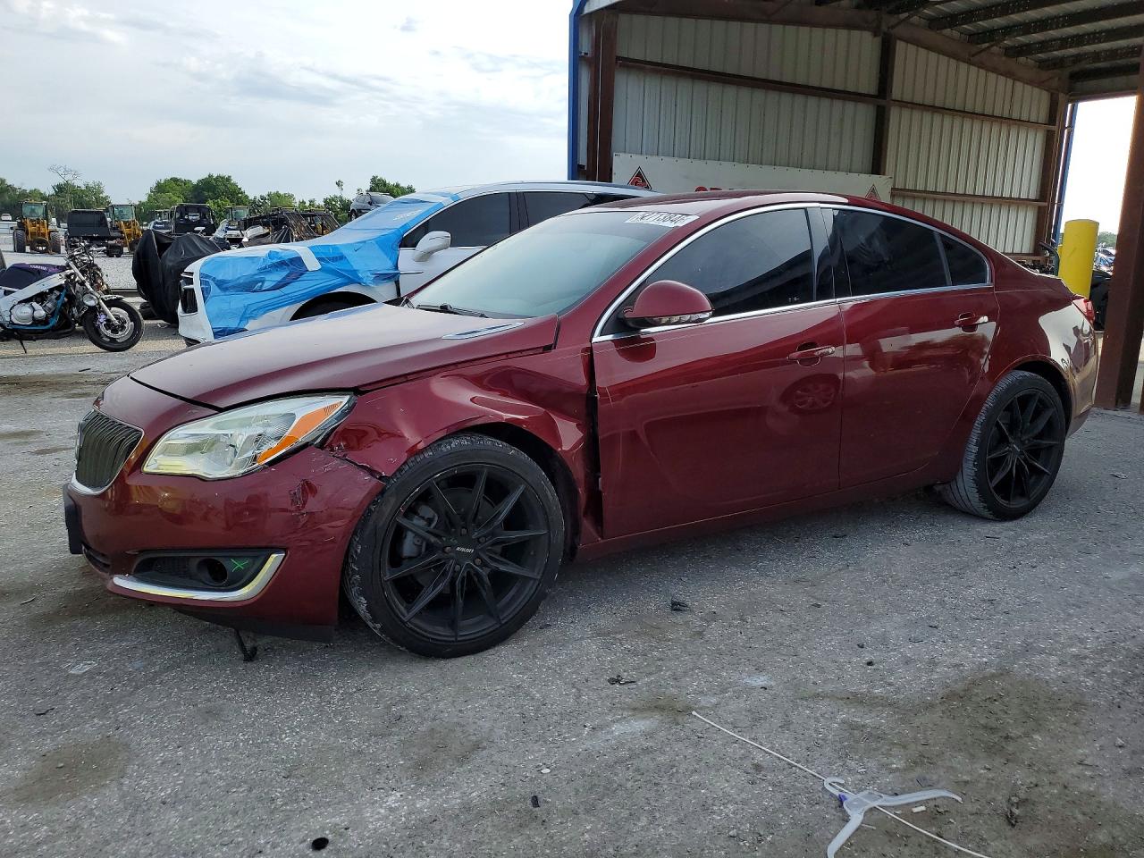 2017 Buick Regal Sport Touring, VIN 2G4GL5EX0H9192803 — Front end