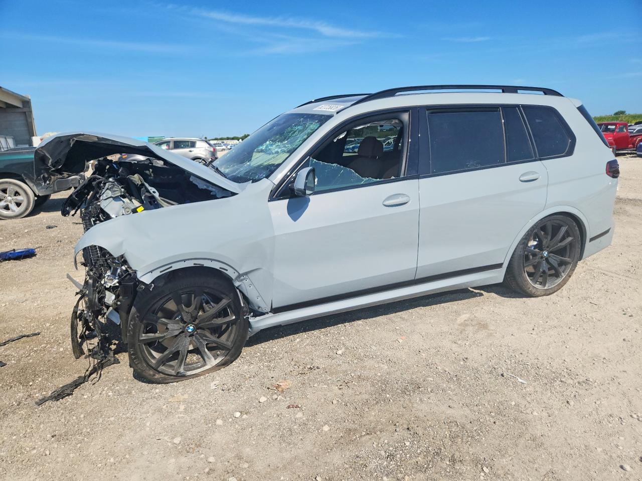 2026 BMW X7 xDrive40i, VIN 5UX23EM02T9328509 — Front end