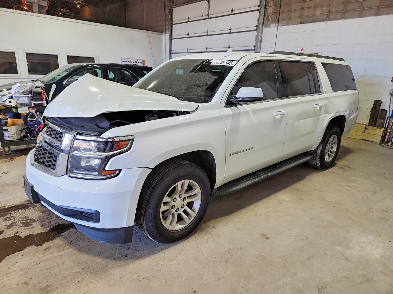2018 Chevrolet Suburban LT, VIN 1GNSKHKC9JR106976 — Front end