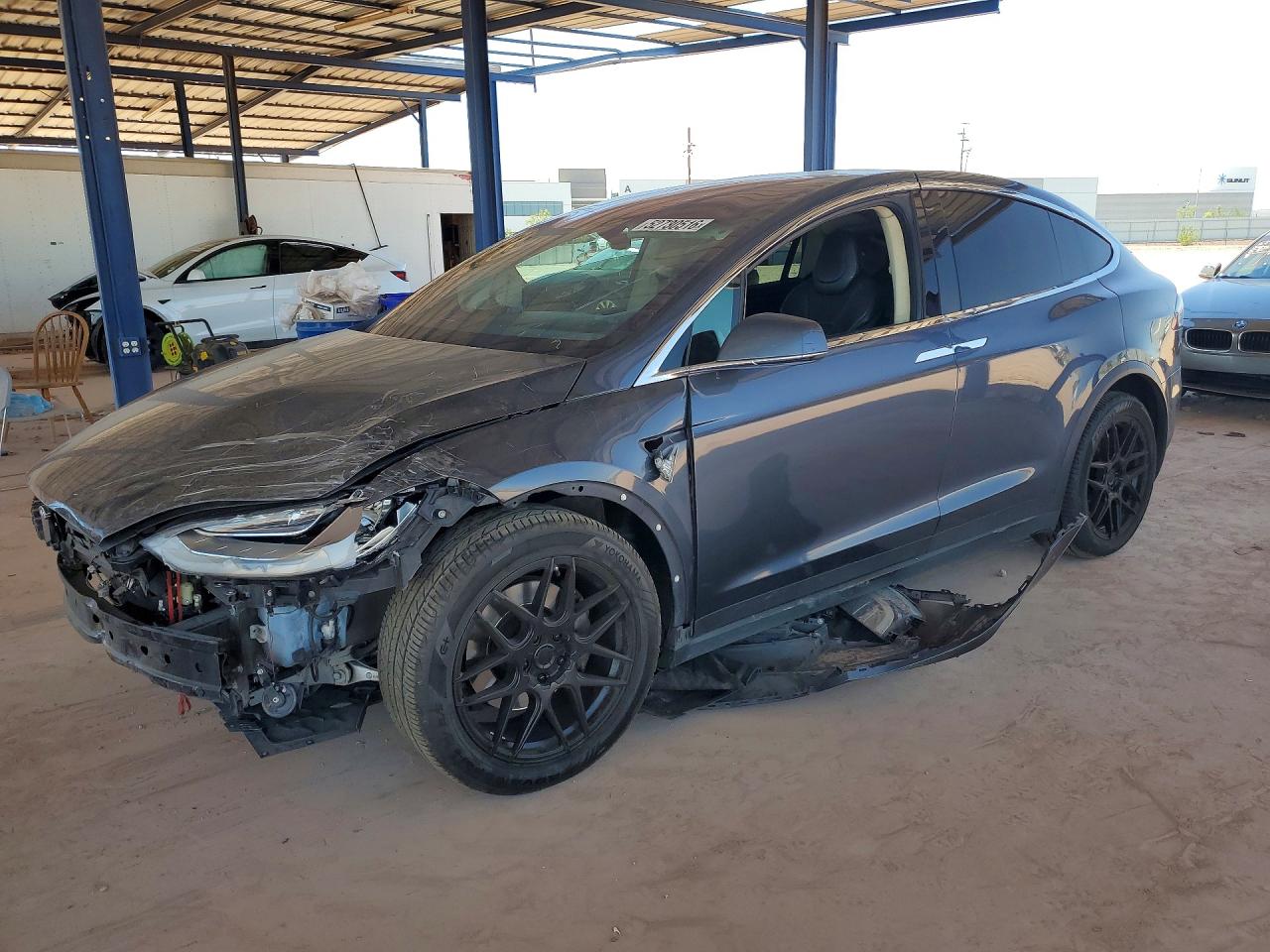 2016 Tesla Model X 70D, VIN 5YJXCAE25GF015479 — Front end