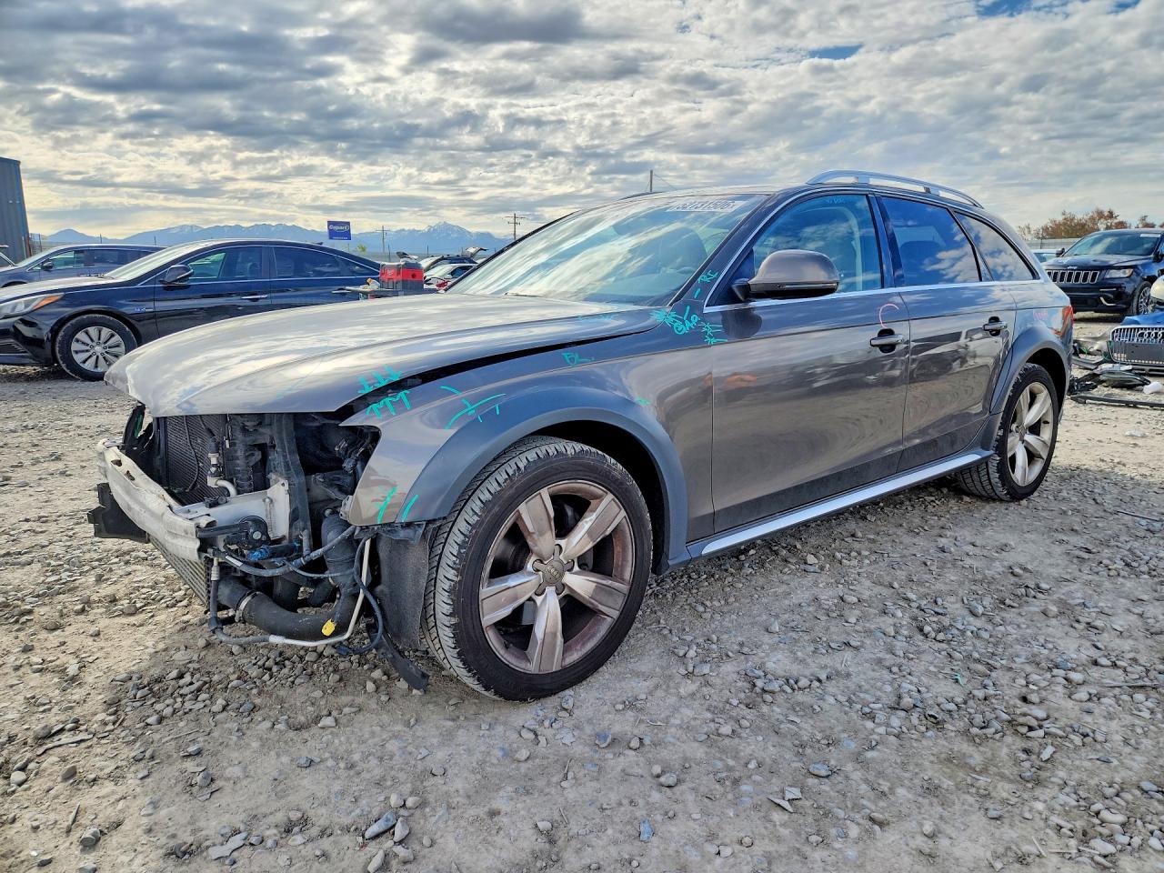 2015 Audi allroad A4 Premium Plus, VIN WA1UFAFL3FA047558 — Перед