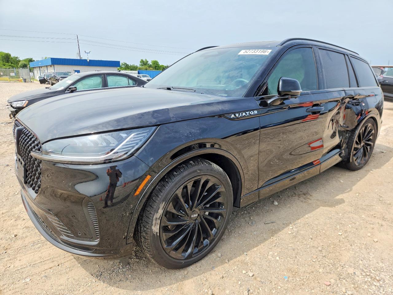 2026 Lincoln Aviator Reserve, VIN 5LM5J7WC7TGL06582 — Бок