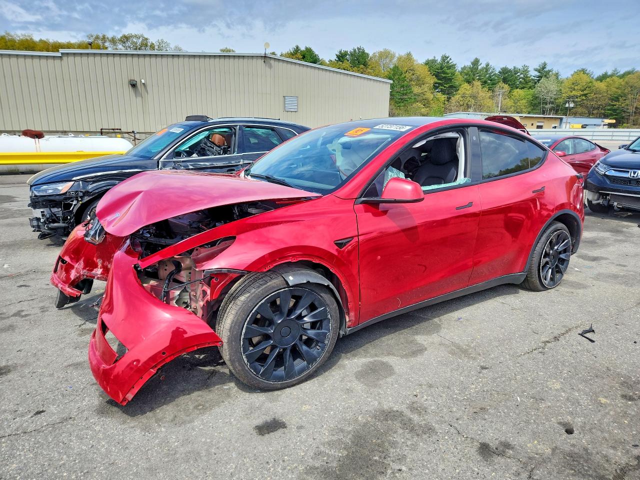 2021 Tesla Model Y Long Range, VIN 5YJYGDEE3MF207886 — Front end