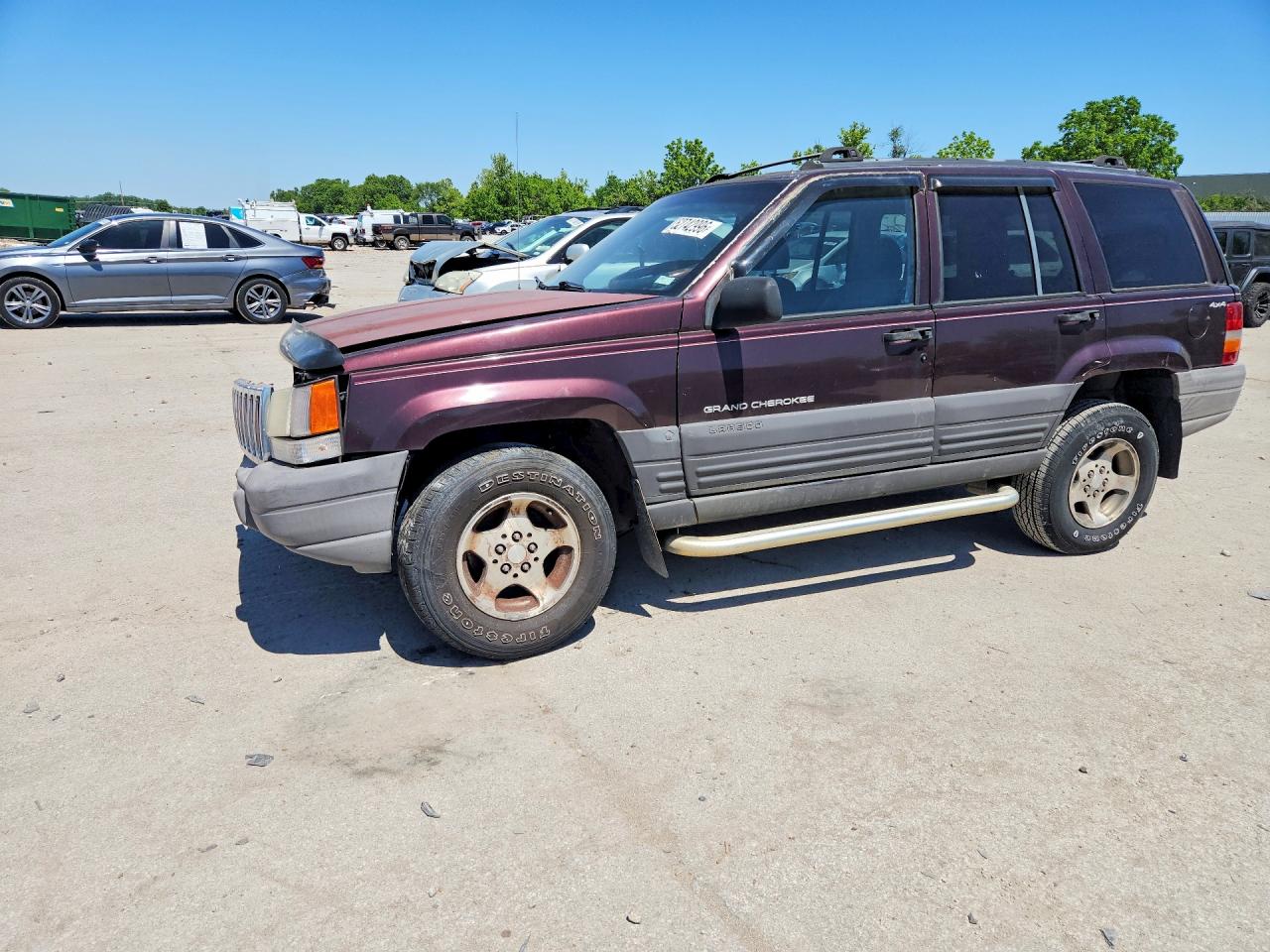 1996 Jeep Grand Cherokee Laredo, VIN 1J4GZ58S3TC388331 — Front end