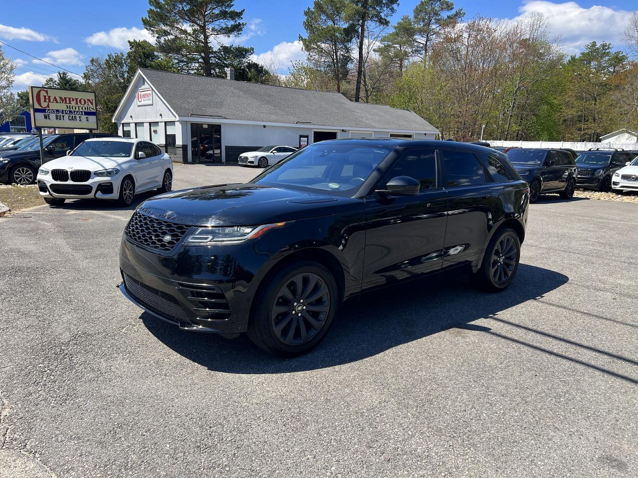 2019 Land Rover Range Rover Velar R-Dynamic SE, VIN SALYL2EX5KA796360 — Minor dents and scratches