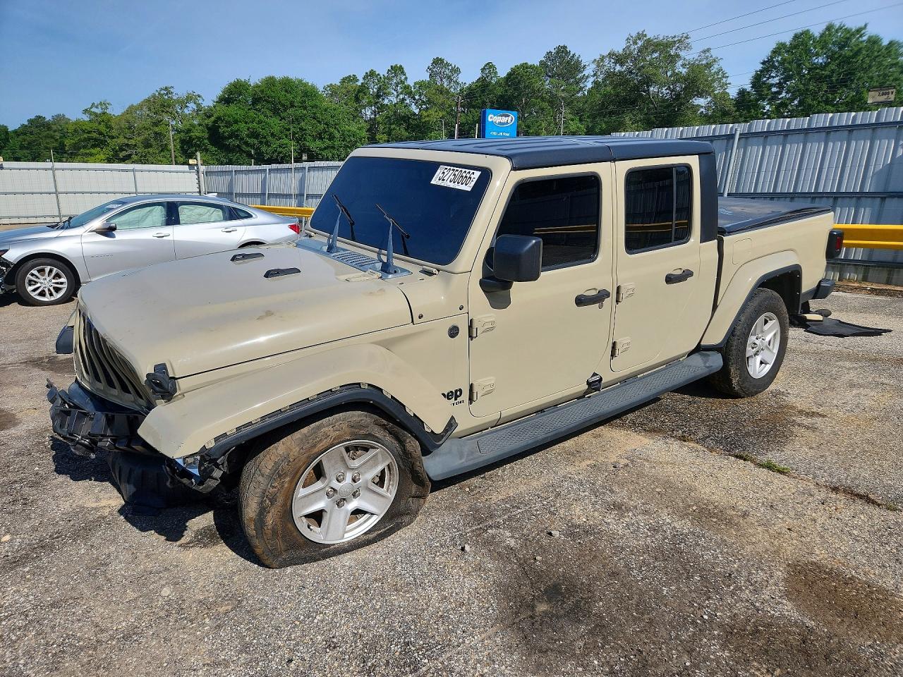 2022 Jeep Gladiator Sport S, VIN 1C6HJTAG8NL178135 — Front end