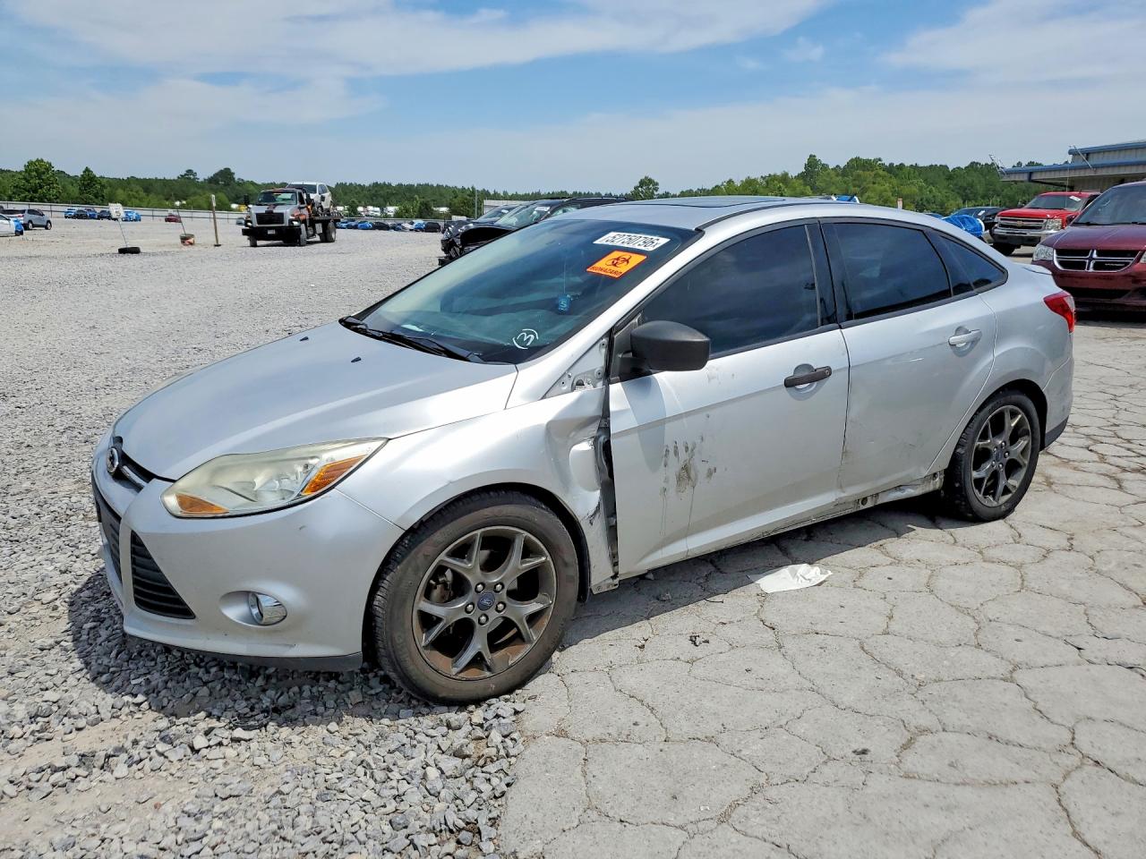 2013 Ford Focus SE, VIN 1FADP3F20DL308660 — Front end