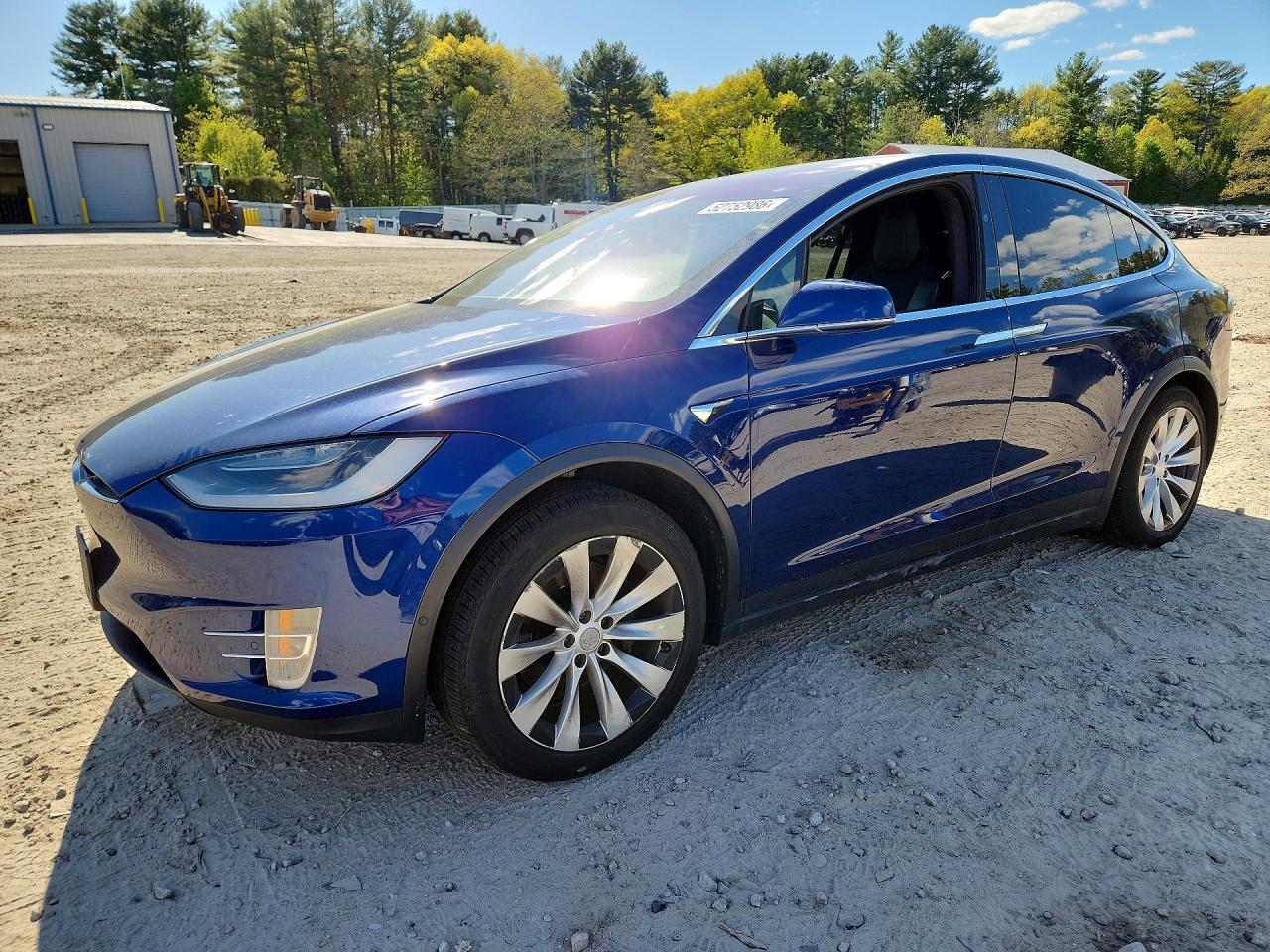 2019 Tesla Model X 75D, VIN 5YJXCBE27KF184885 — Front end