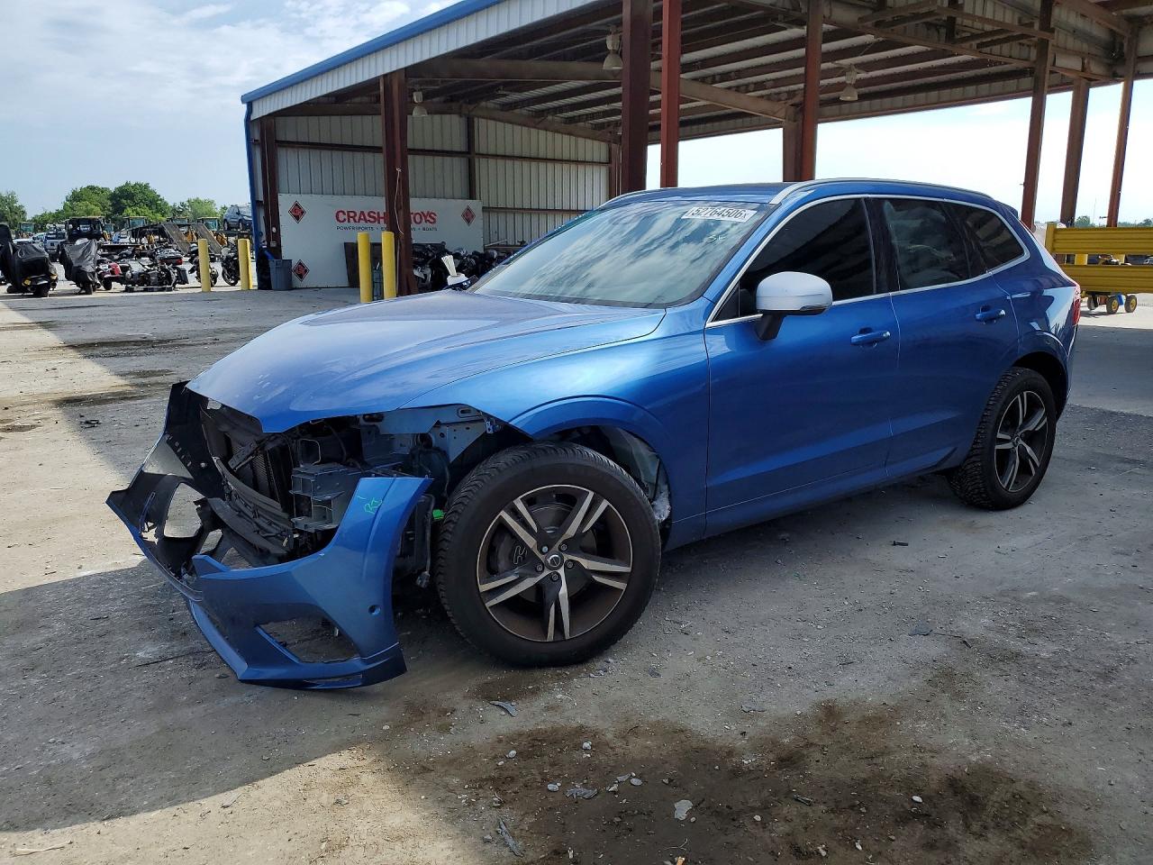 2018 Volvo XC60 R-Design, VIN LYV102RM4JB096483 — Front end