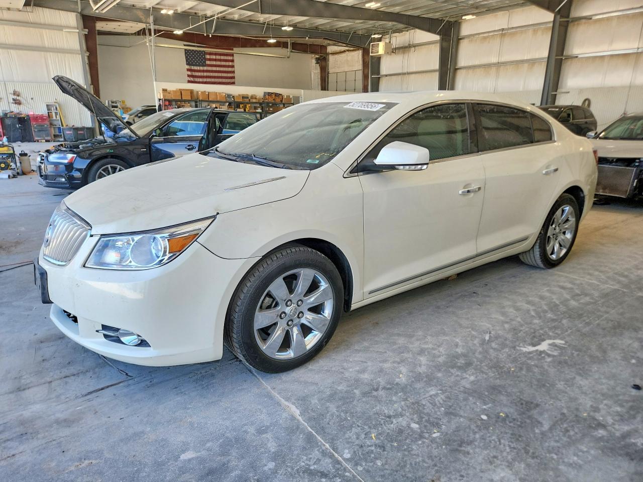2011 Buick LaCrosse CXL, VIN 1G4GD5ED9BF392256 — Град