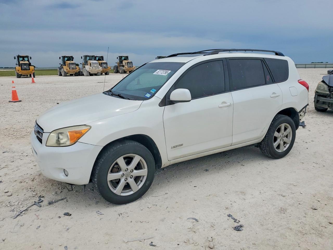 2008 Toyota RAV4 Limited, VIN JTMBK31V185058809 — Rear end