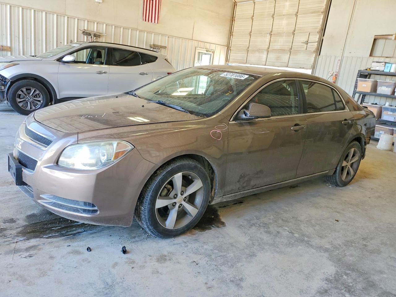 2011 Chevrolet Malibu 1LT, VIN 1G1ZC5E1XBF396377 — Зад