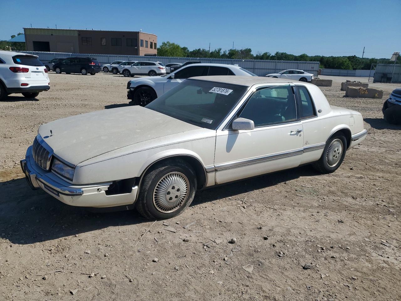 1993 Buick Riviera, VIN 1G4EZ13L8PU404069 — Перед