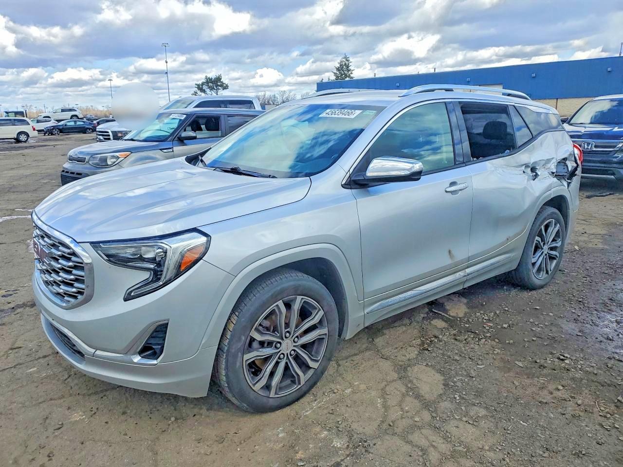 2019 GMC Terrain Denali, VIN 3GKALSEX9KL386117 — Rear end
