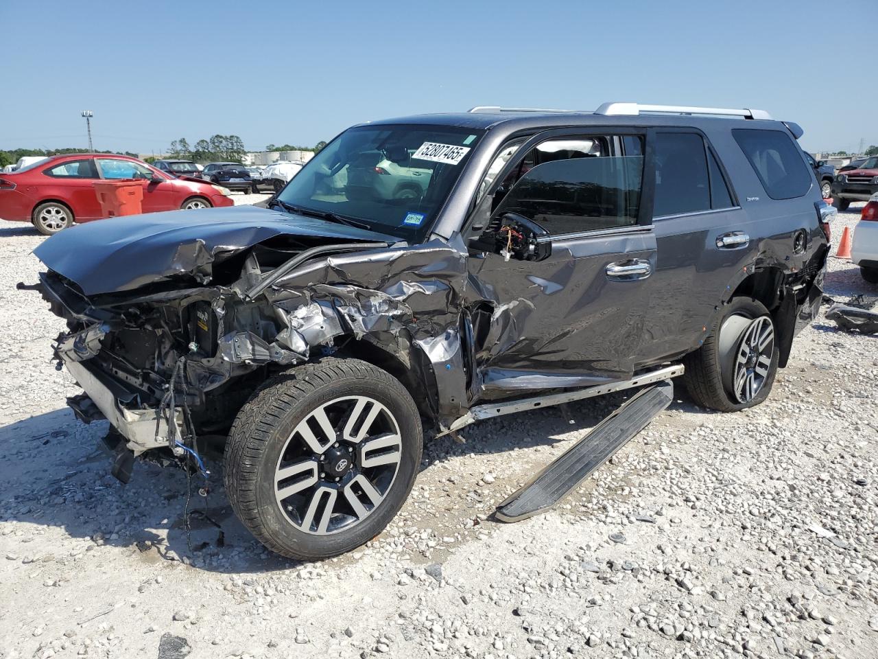 2019 Toyota 4Runner SR5, VIN JTEBU5JR5K5625213 — Front end