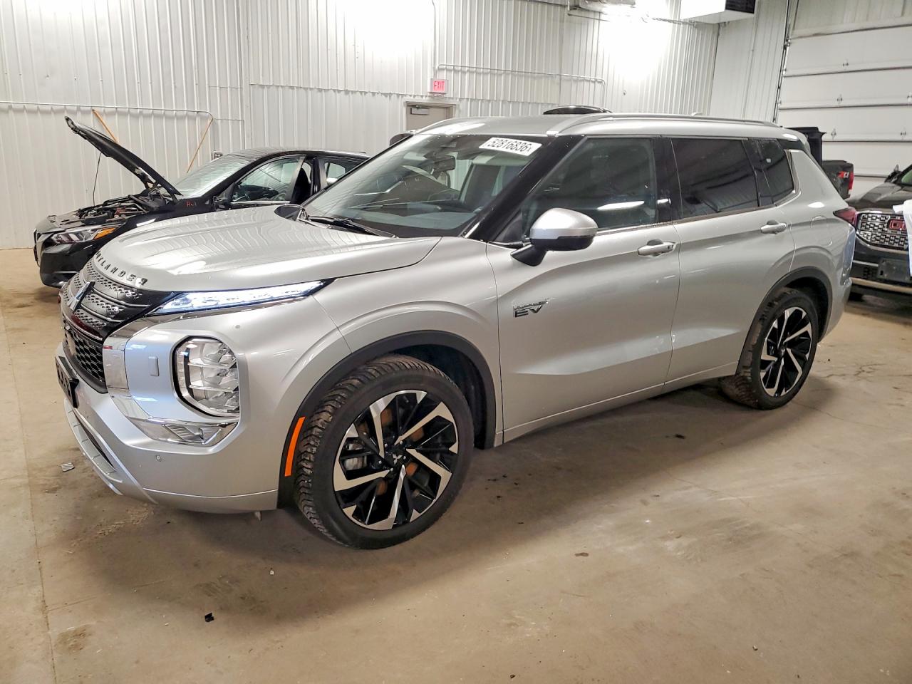 2023 Mitsubishi Outlander SEL, VIN JA4T5VA90PZ053628 — Undercarriage