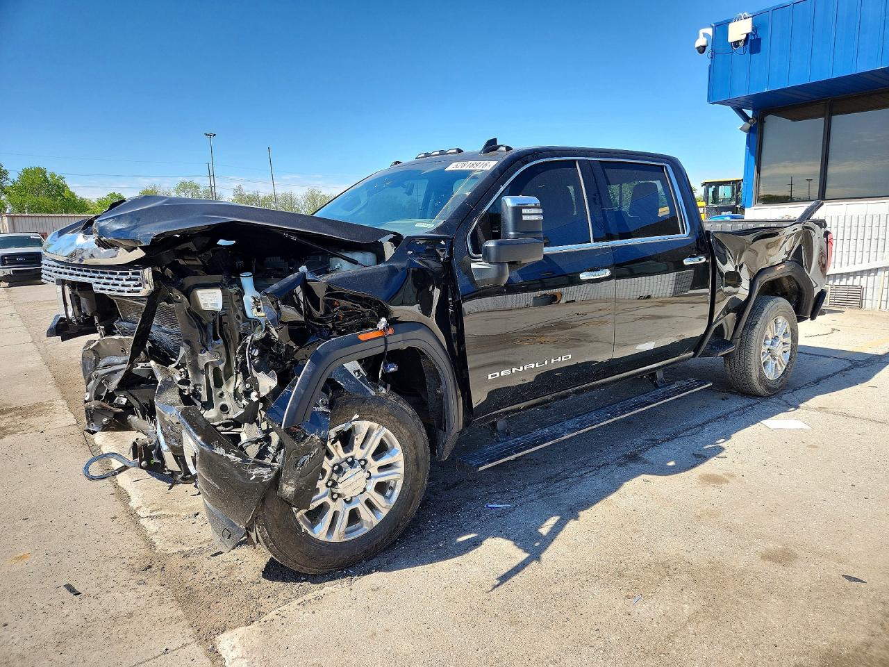 2021 GMC Sierra 2500HD Denali, VIN 1GT49REY5MF226676 — Front end