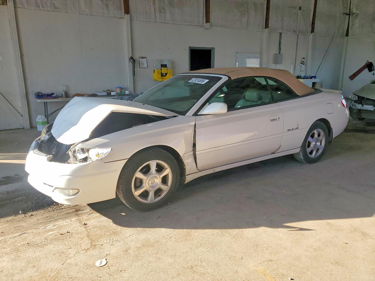 2002 Toyota Solara SLE, VIN 2T1FF28PX2C565371 — Front end