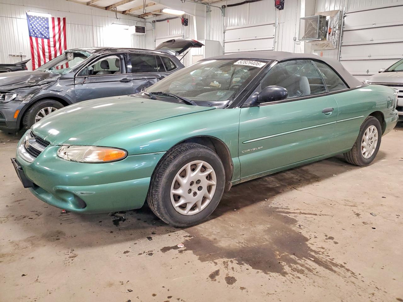 1998 Chrysler Sebring JX, VIN 3C3EL45H4WT275793 — Перед