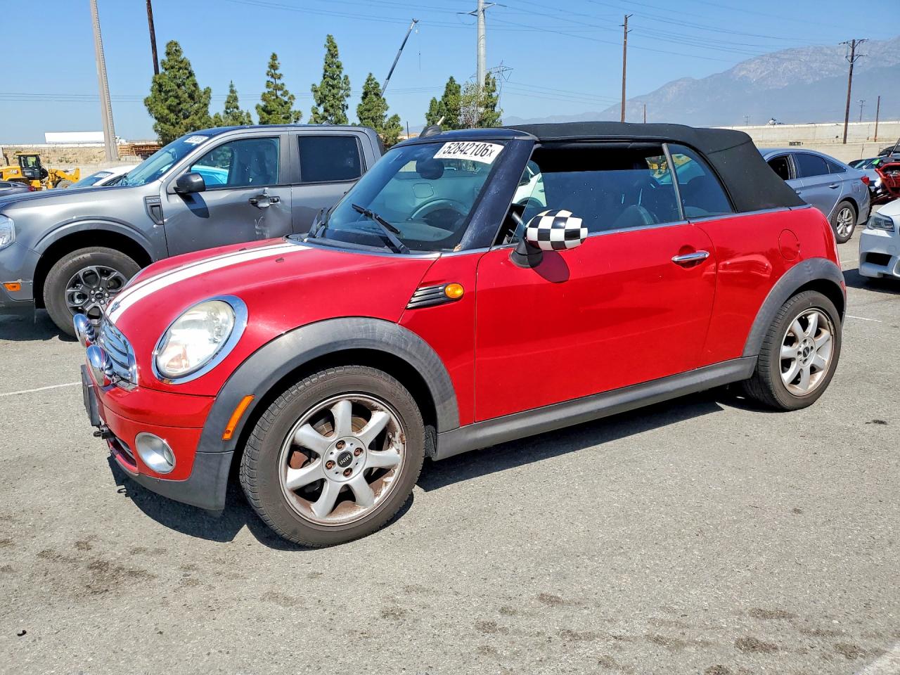 2009 MINI Convertible, VIN WMWMR33559TZ18674 — Minor dents and scratches