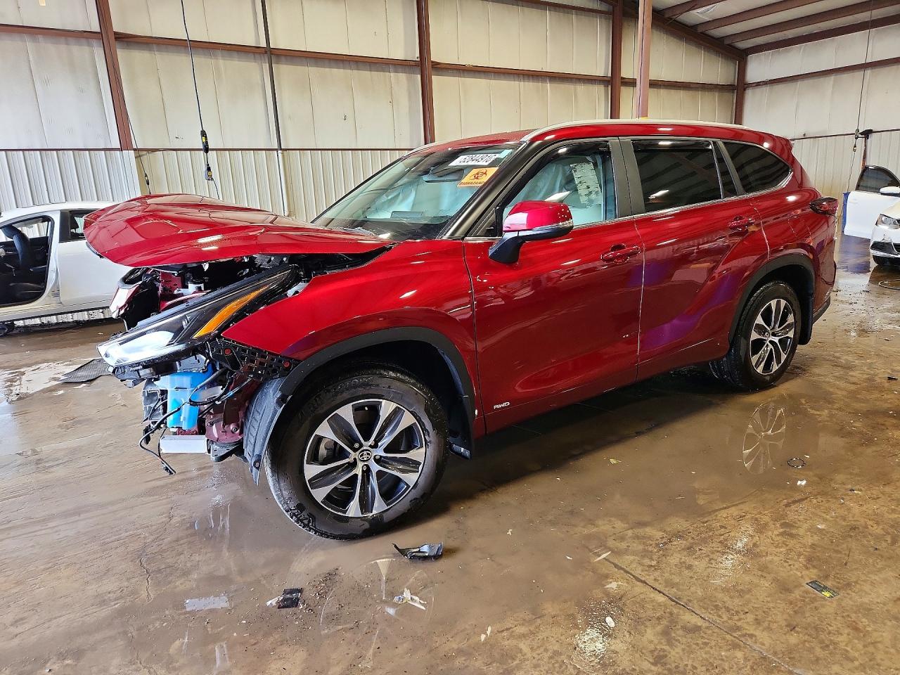 2025 Toyota Highlander Hybrid XLE Nightshade, VIN 5TDKBRCH0SS680619 — Front end