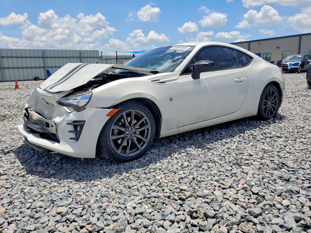 2017 Toyota 86, VIN JF1ZNAA12H8708100 — Front end