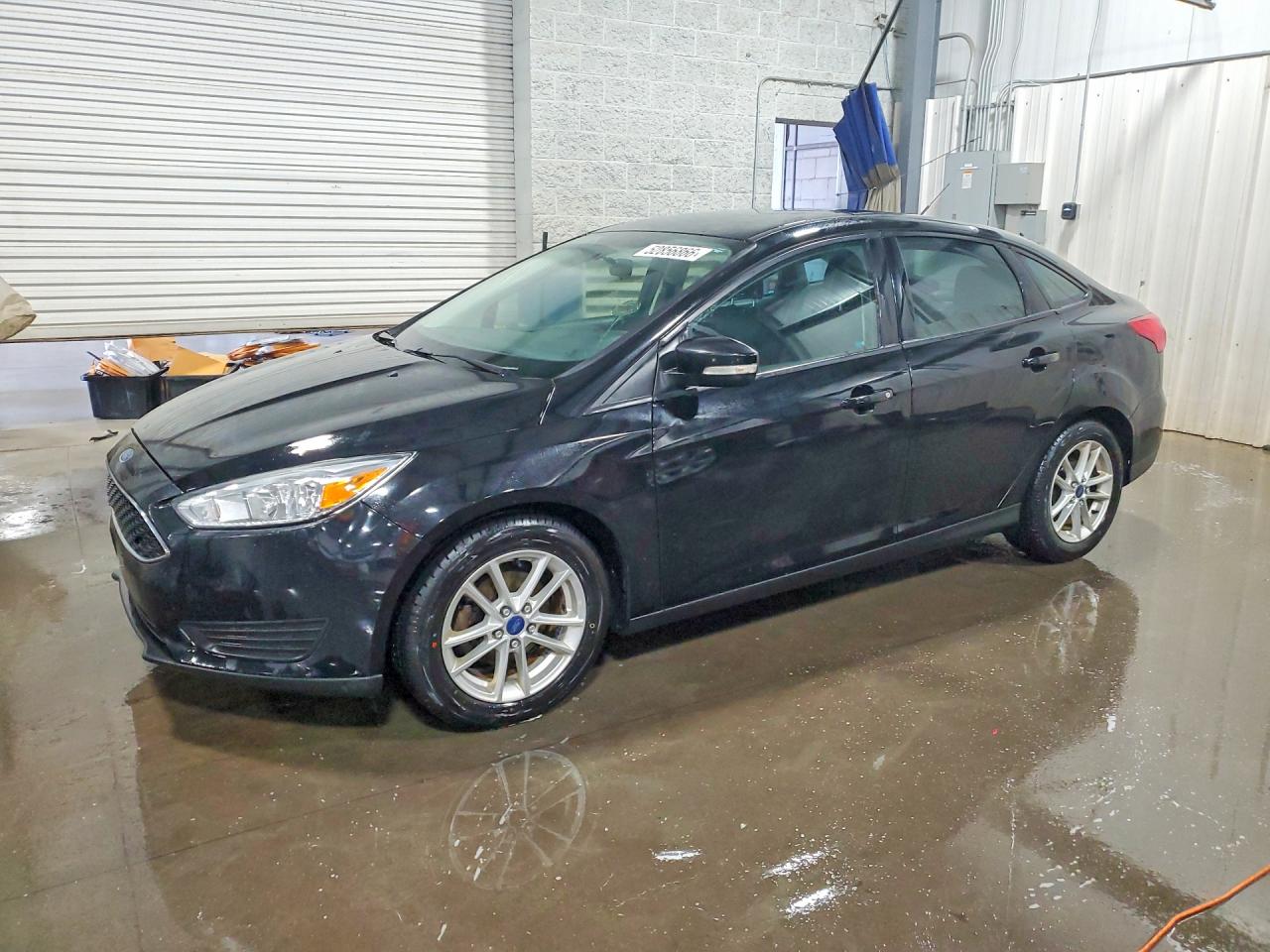 2016 Ford Focus SE, VIN 1FADP3F23GL222666 — Front end