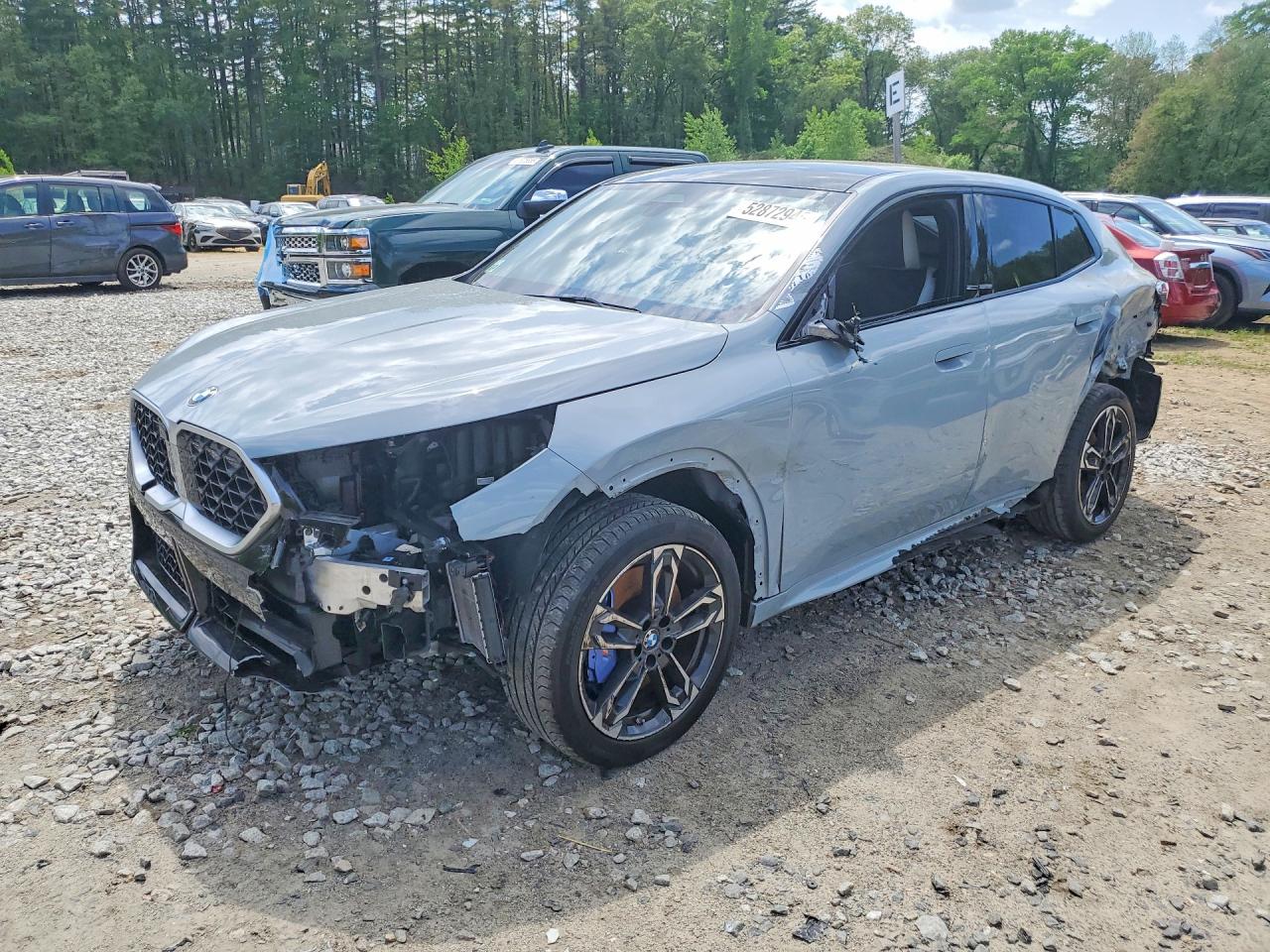 2025 BMW X2 xDrive28i, VIN WBX63GM00S5231168 — Перед
