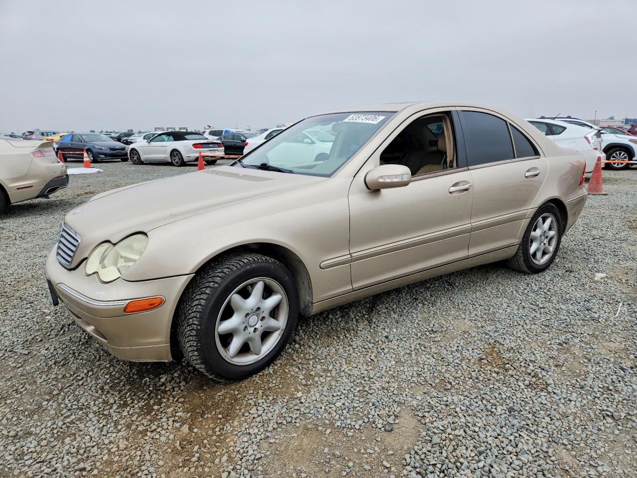 2001 Mercedes-Benz C 230/260/280/320, VIN WDBRF64J81F021946 — Front end