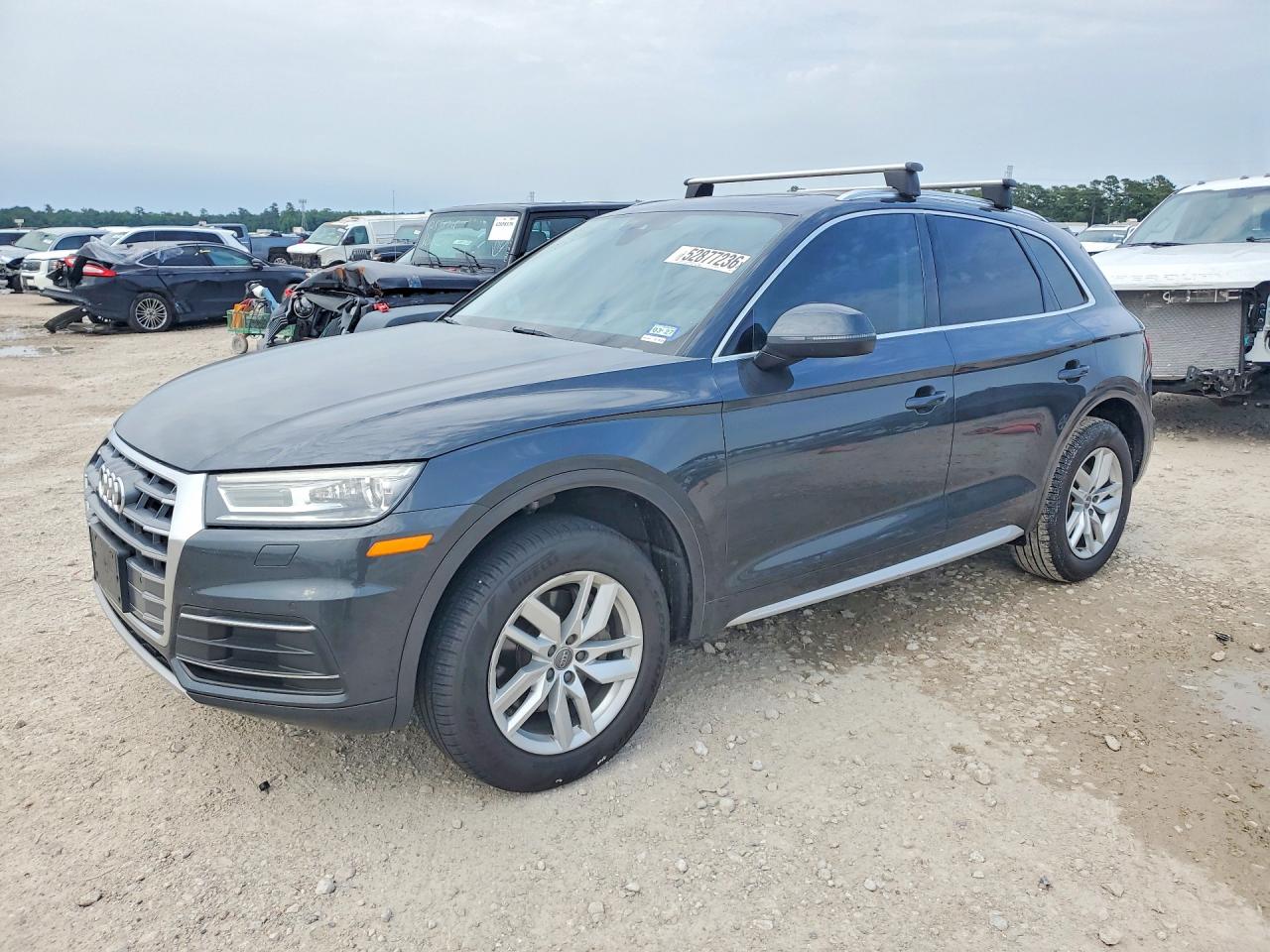 2020 Audi Q5 Premium, VIN WA1ANAFY2L2019385 — Auction photo