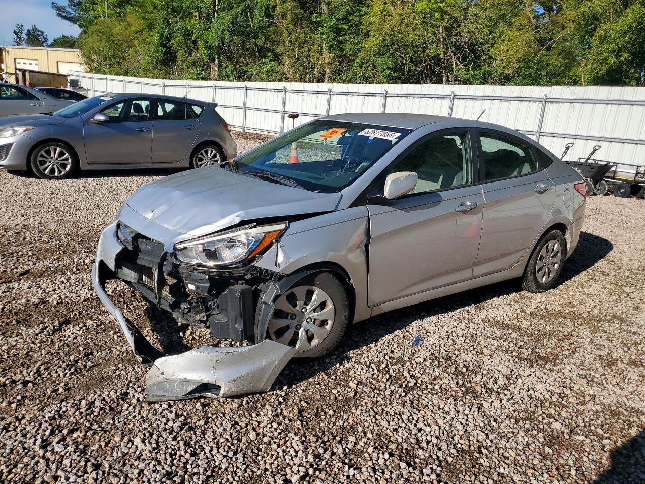 2017 Hyundai Accent SE, VIN KMHCT4AE8HU215499 — Перед